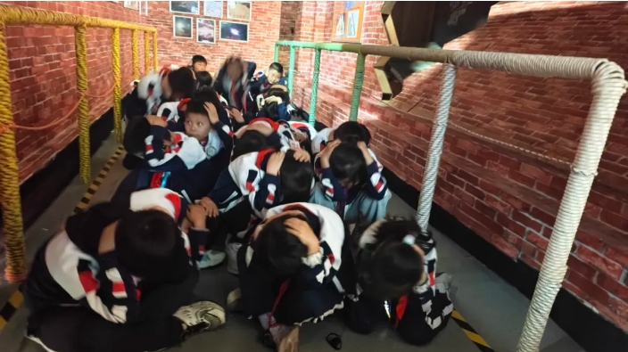 学生 “打卡” 海丽应急场馆 开启安全培训实践课